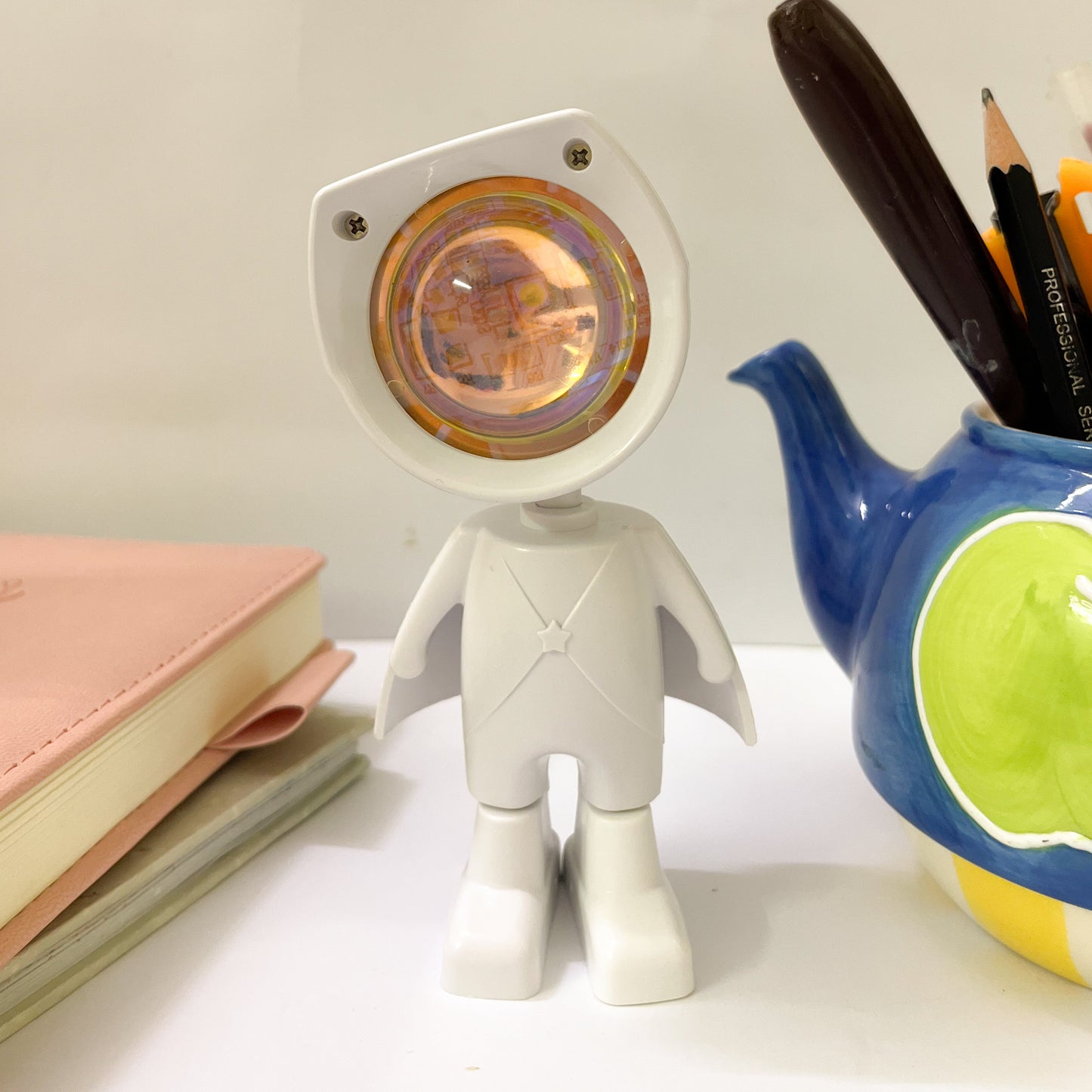 Astronaut Sunset Lamp – Aesthetic RGB Space Projector