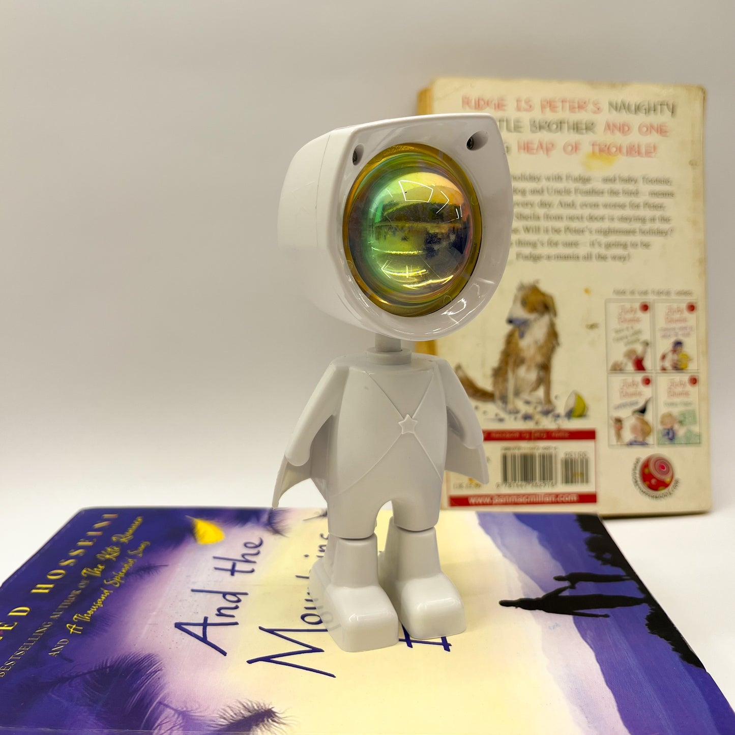 Astronaut Sunset Lamp – Aesthetic RGB Space Projector