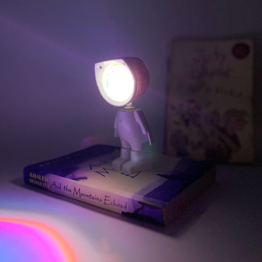Astronaut Sunset Lamp – Aesthetic RGB Space Projector